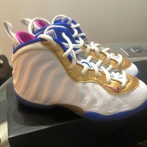 Nike Foams LIKE NEW